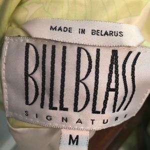 Raincoat size medium light green BILL BLASS